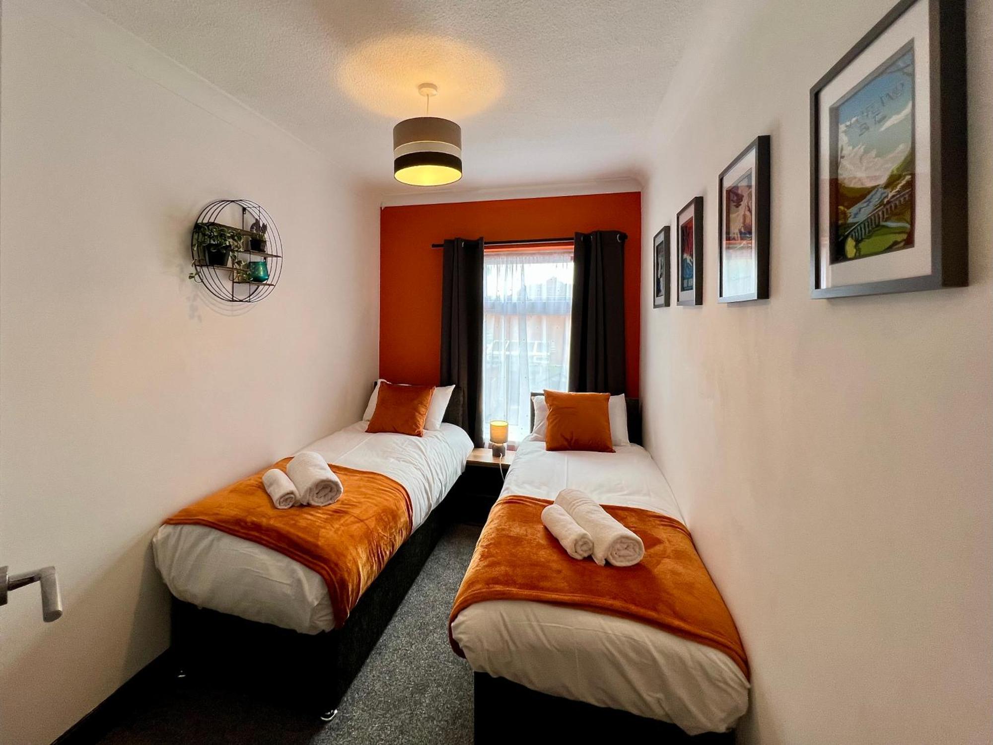 Oxford House - Great For Contractors Or Family Holidays クリーソープス エクステリア 写真